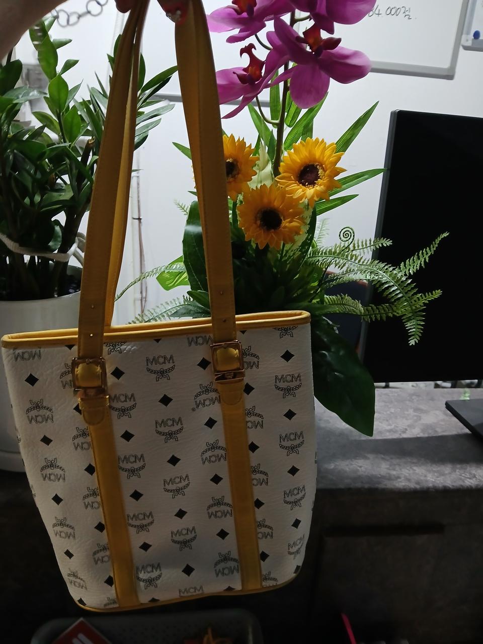 정품.   엠씨엠. 토트겸 숄더