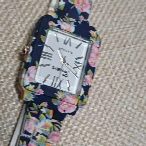 꽃무늬 패션시계