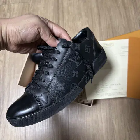 루이비통 이클립스 스니커즈 6 정품