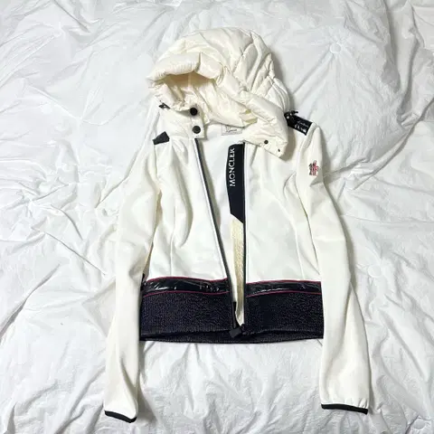 몽클레어 그레노블 니트패딩