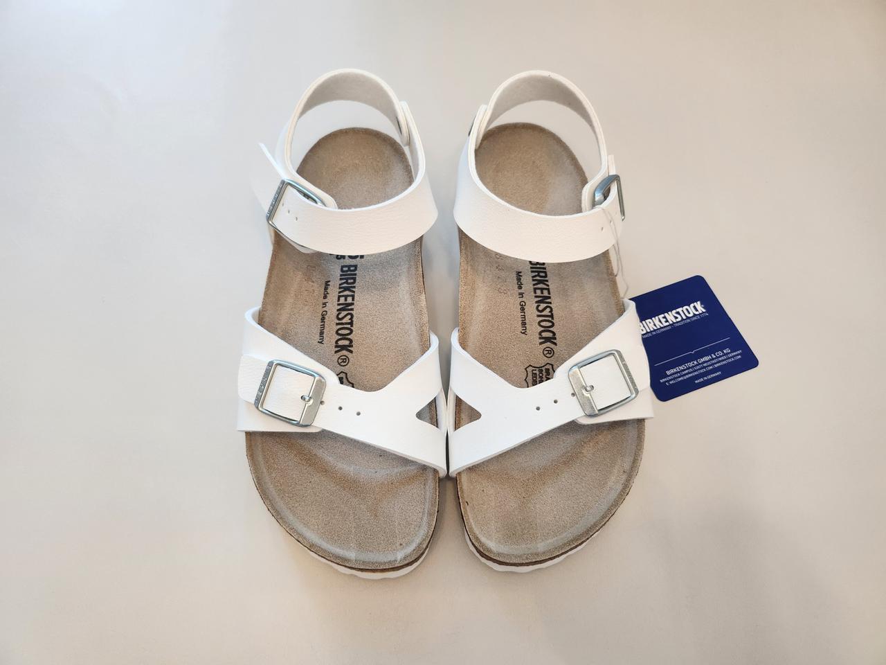버켄스탁 리오 샌들 화이트 225사이즈 새상품
