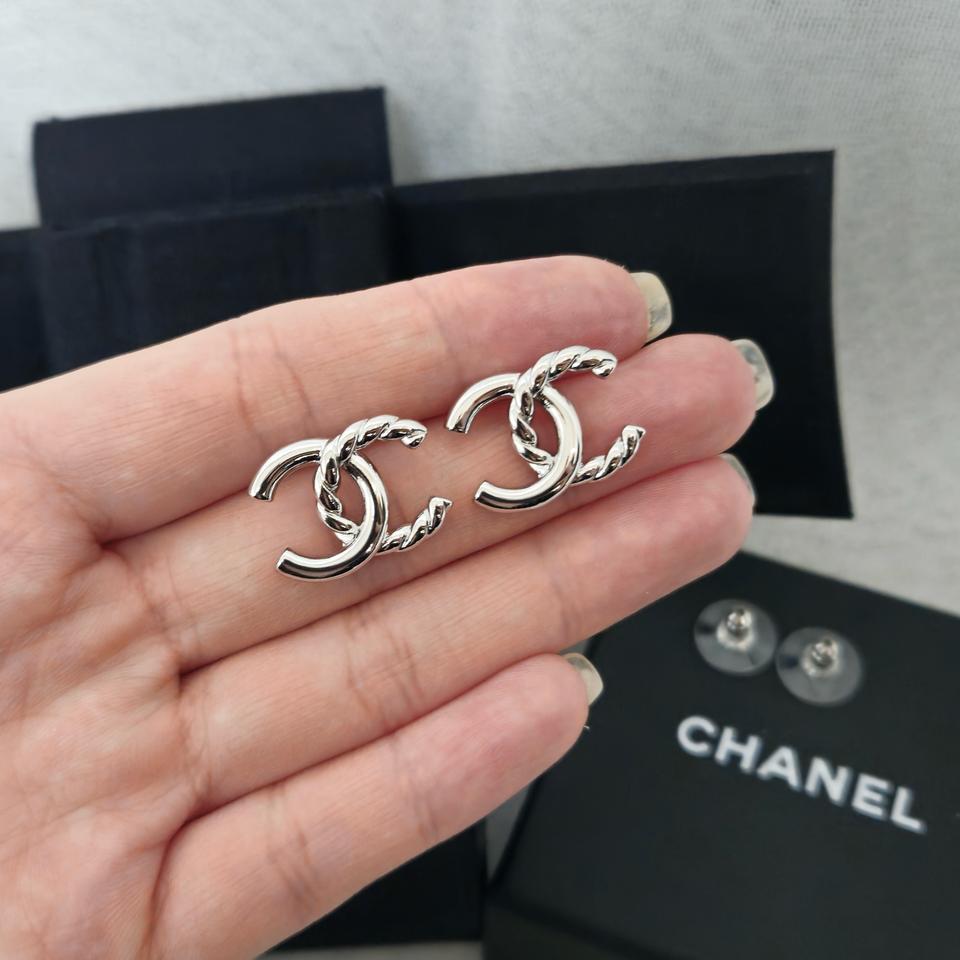 샤넬 귀걸이 꼬임 실버 cc 업사이클링 귀걸이