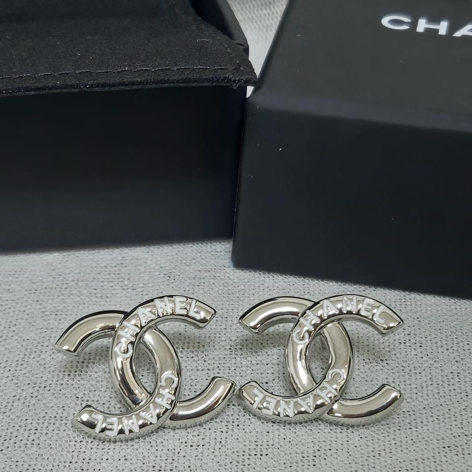 샤넬 귀걸이 레터링 실버 업사이클링 귀걸이