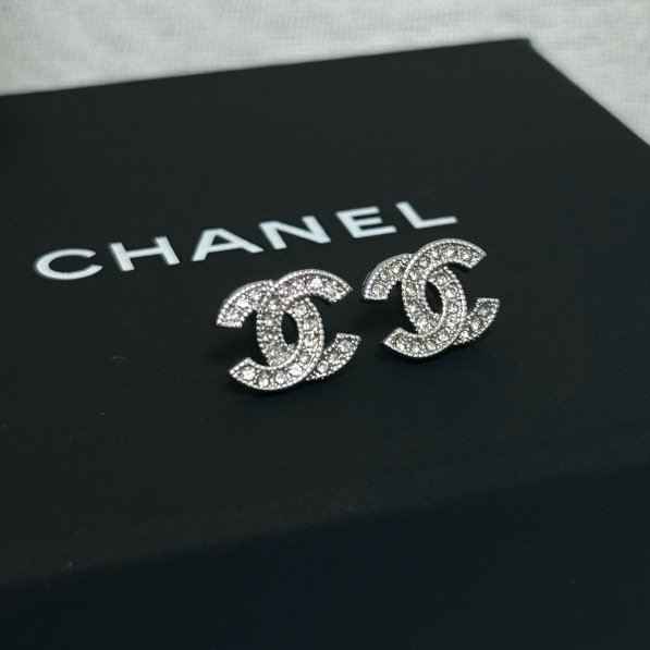 샤넬 귀걸이 또렷 cc 실버 업사이클링 귀걸이