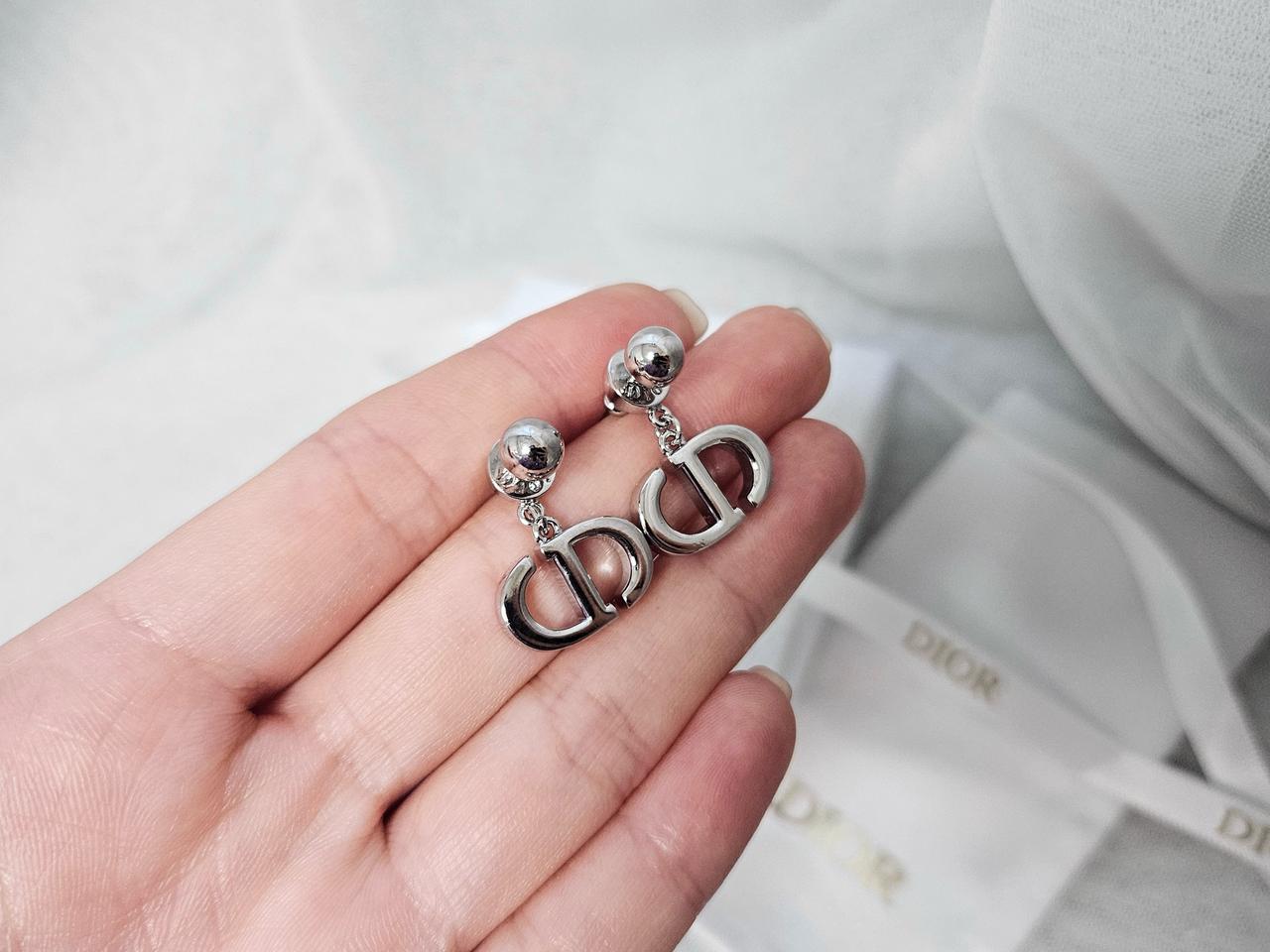 디올 귀걸이 실버 드롭 업사이클링 귀걸이