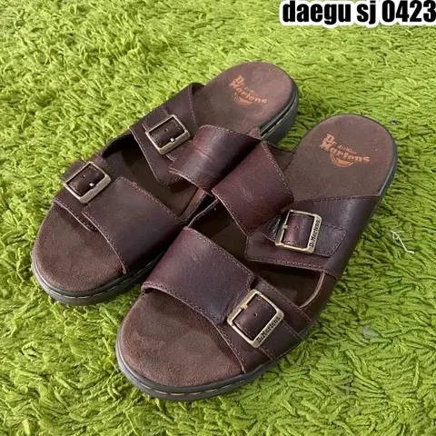 280 닥터마틴 니콜라이 브라운 샌들