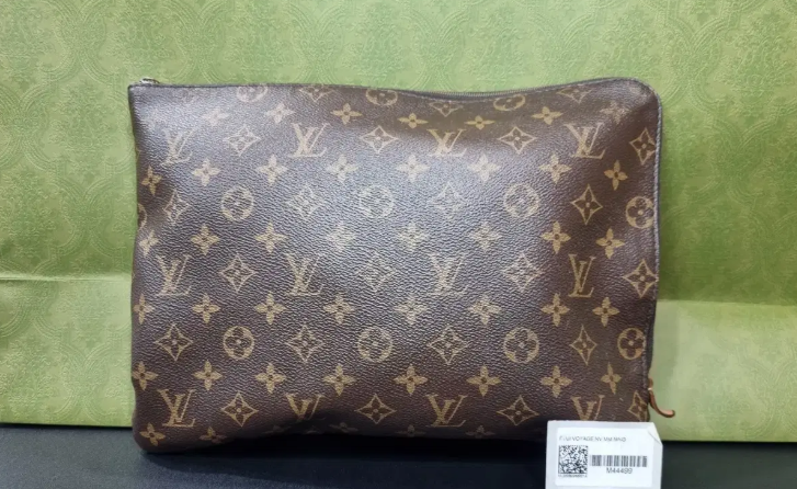 [정품] 루이비통 모노그램 클러치 MM