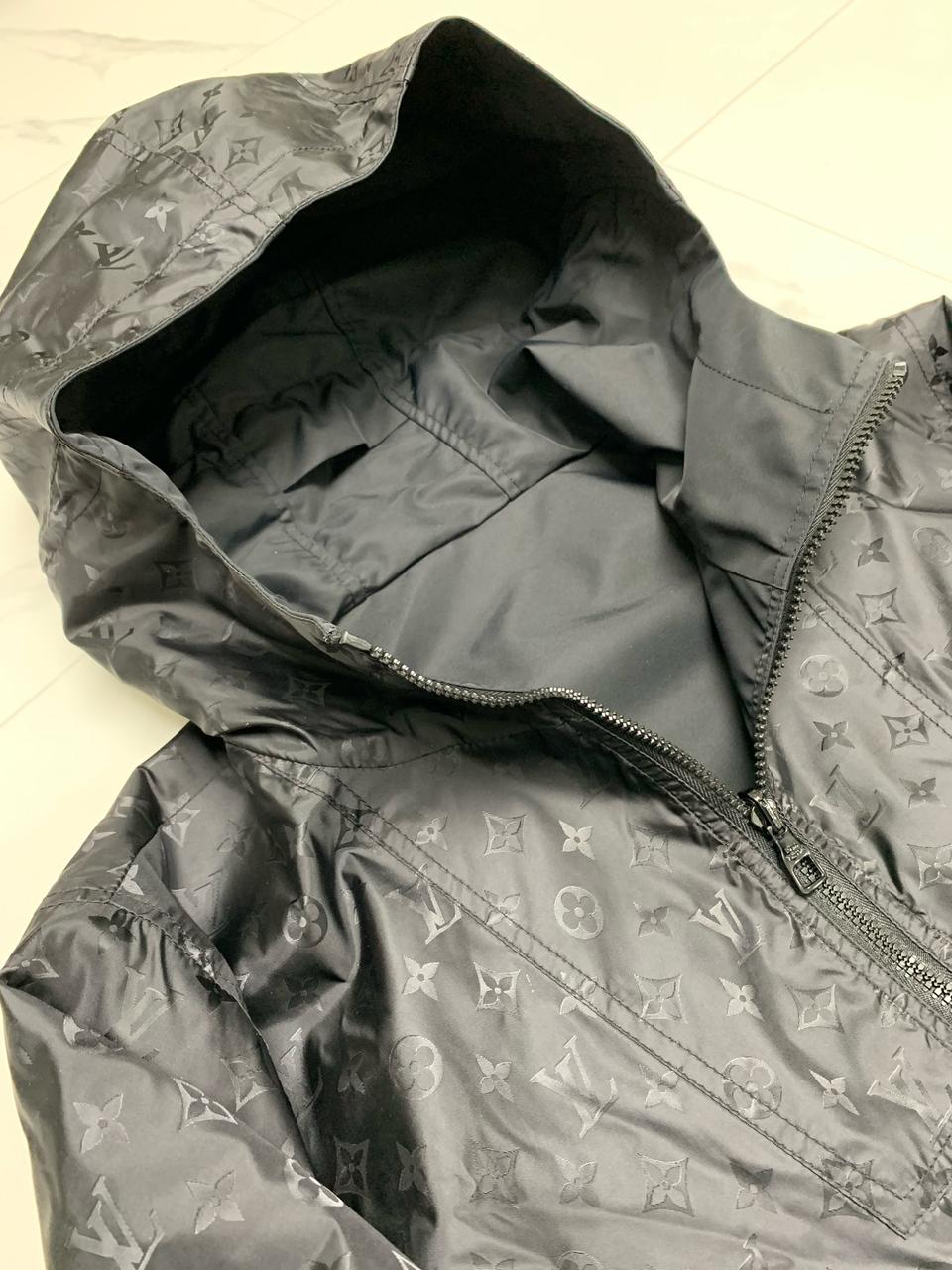 루이비통 리버서블 윈드브레이커 바람막이 블랙 새상품