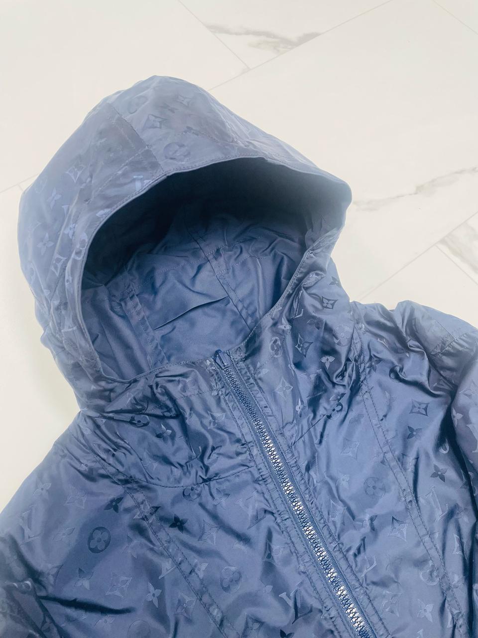 루이비통 리버서블 윈드브레이커 바람막이 네이비 새상품