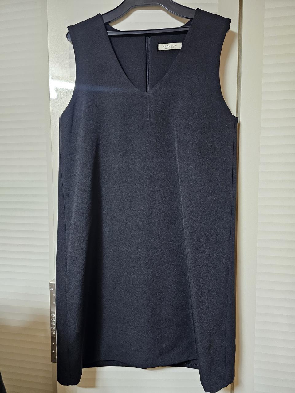 민소매 블랙 원피스