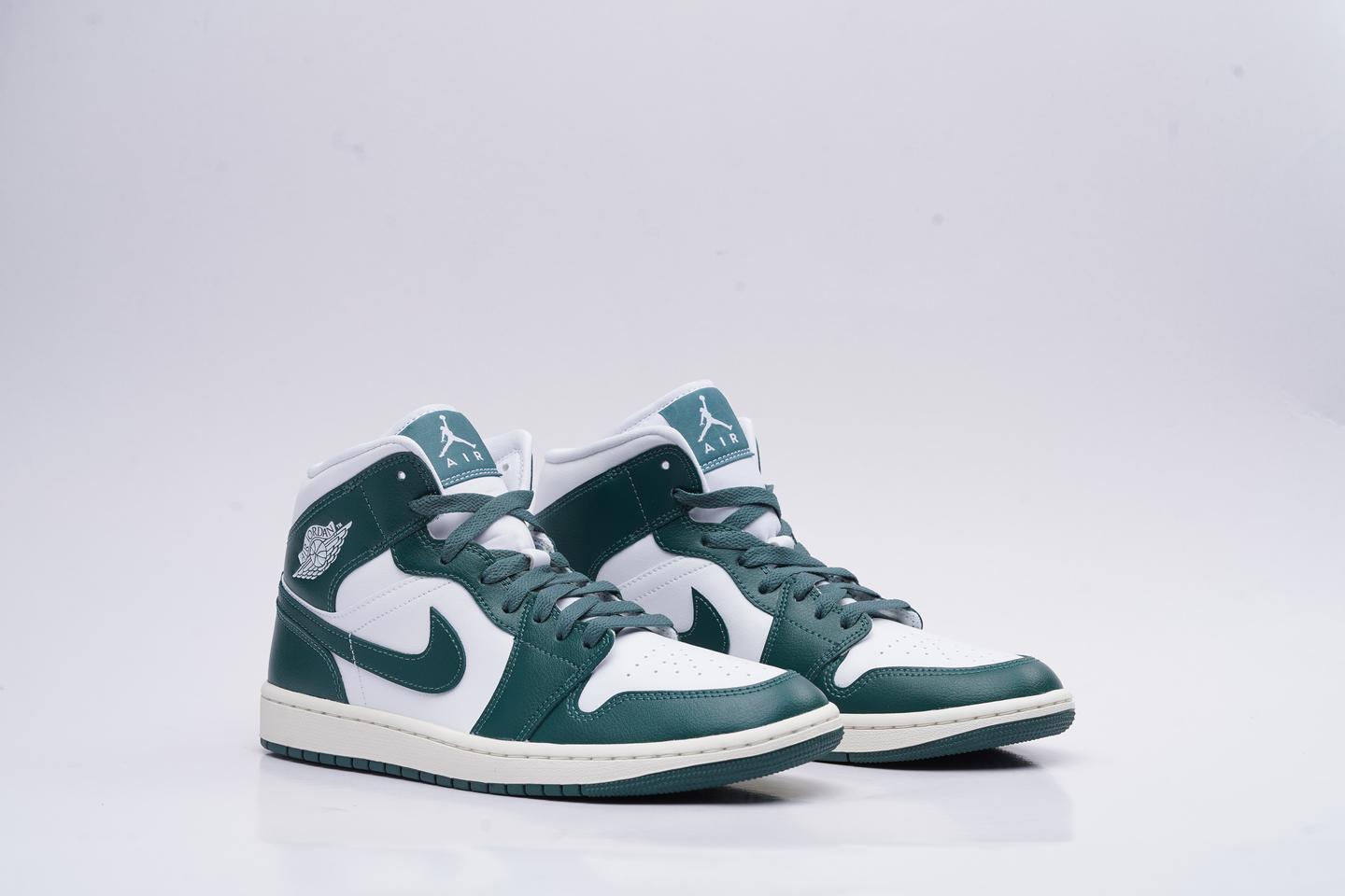 나이키 조던 우먼 에어 1 미드 WHT OXDGRN BQ6472-133