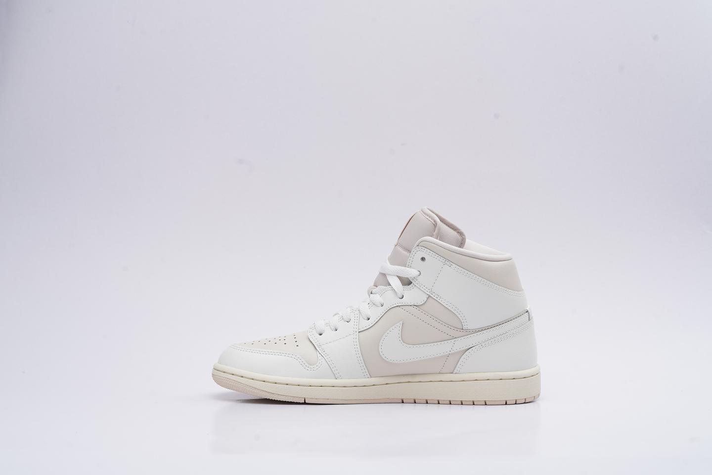 나이키 에어 조던 1 미드 다멘슈 레전드 라이트 브라운 무슬린 세일 