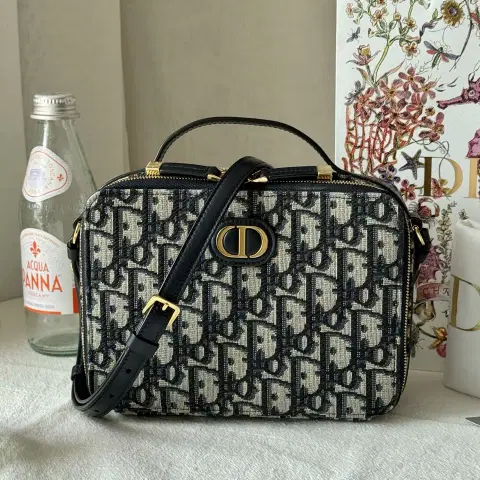 일주일만) 디올 30 몽테인 오블리크 박스 백