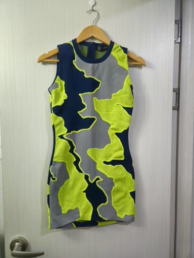 베르사체 민소매 미디 원피스 85