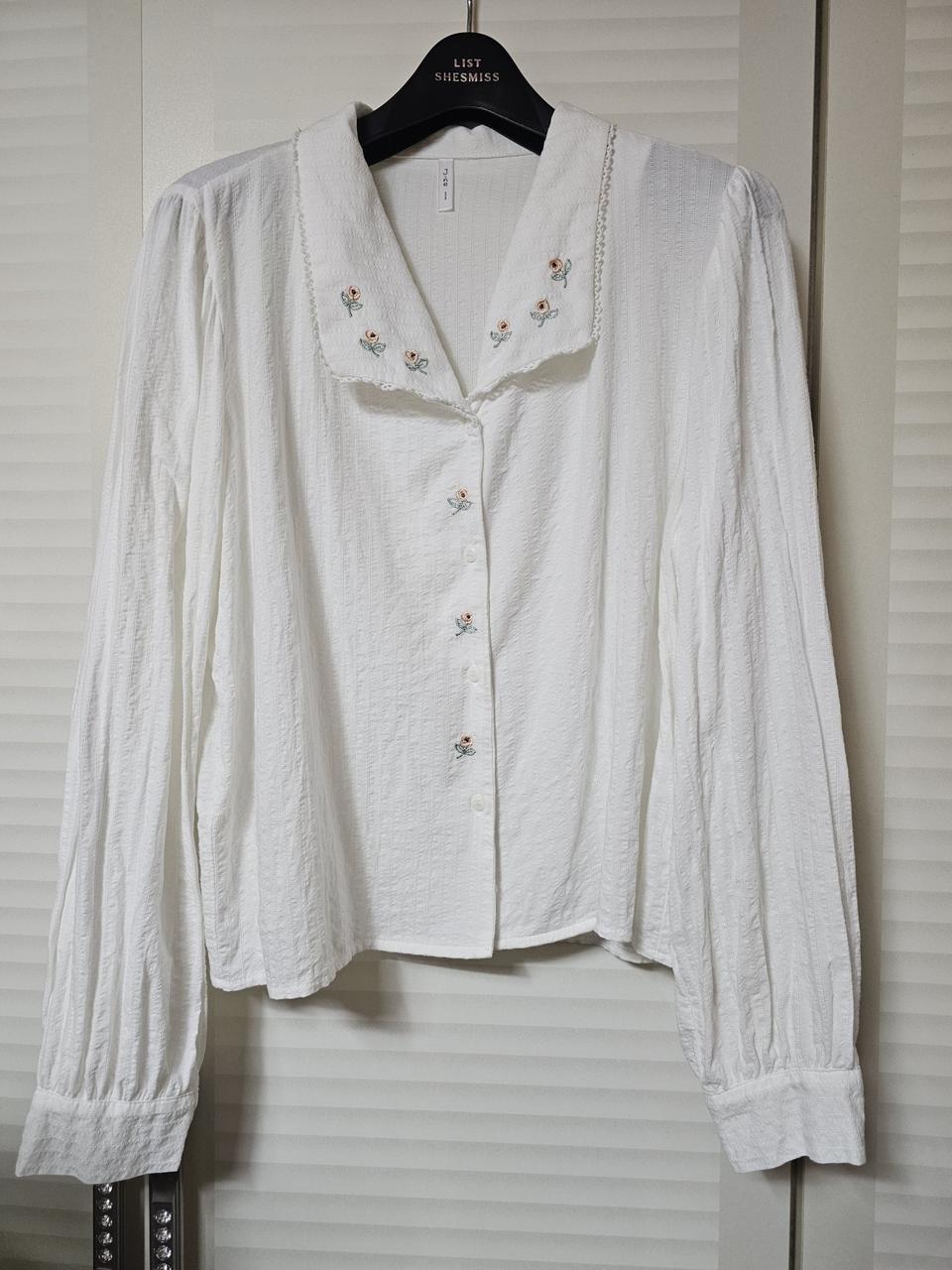 꽃자수 레스카라 블라우스