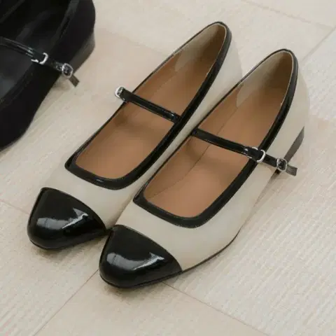 [새상품] 유메르 클레어 메리제인 플랫슈즈 245사이즈(정가22.8)