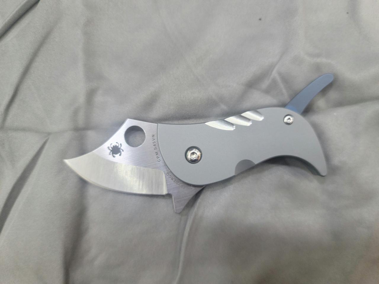 Spyderco pochi 폴딩나이프