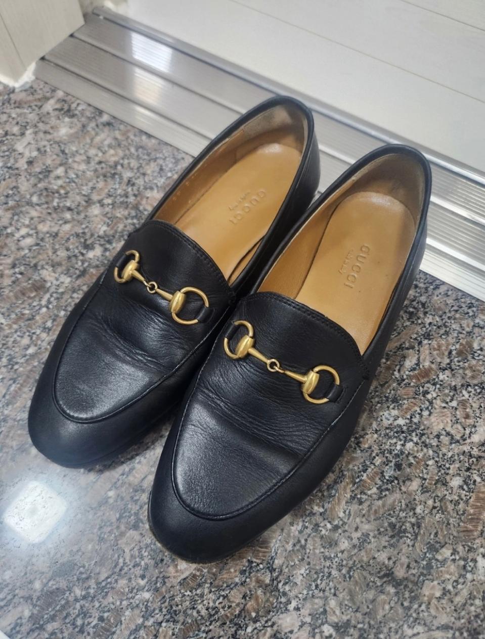 구찌 조던 레더 로퍼