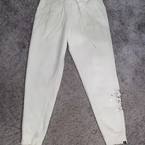 나이키 바지 메탈릭빅로고 조거 팬츠 화이트 여성M