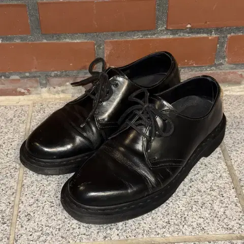 닥터마틴 1461 모노 3홀 로퍼 블랙 270 42