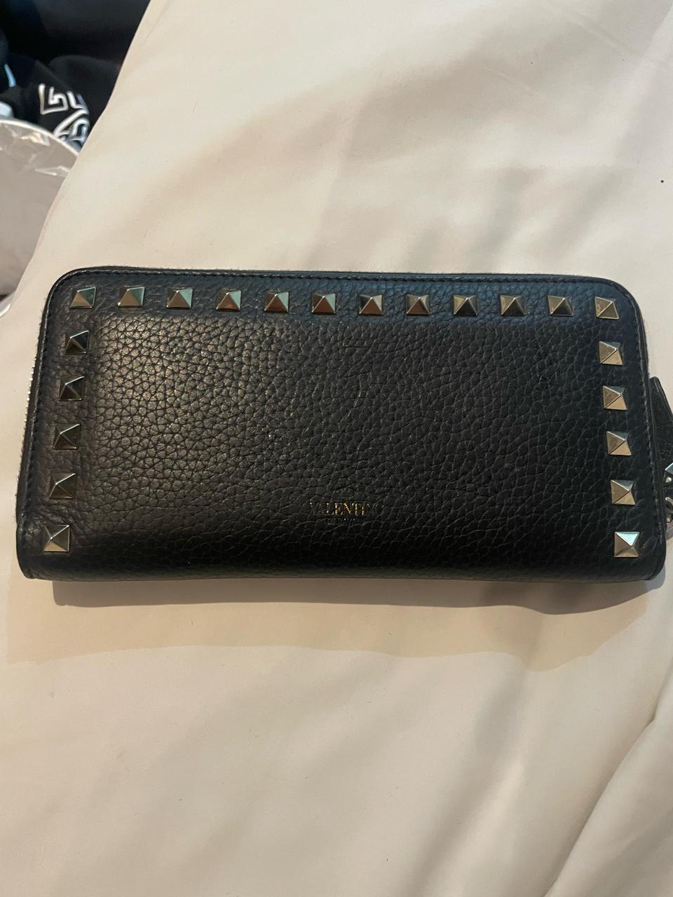발렌티노 락스터드 장지갑