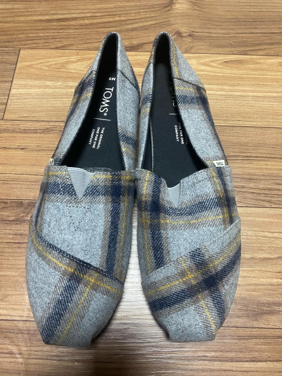 탐스 스니커즈 270