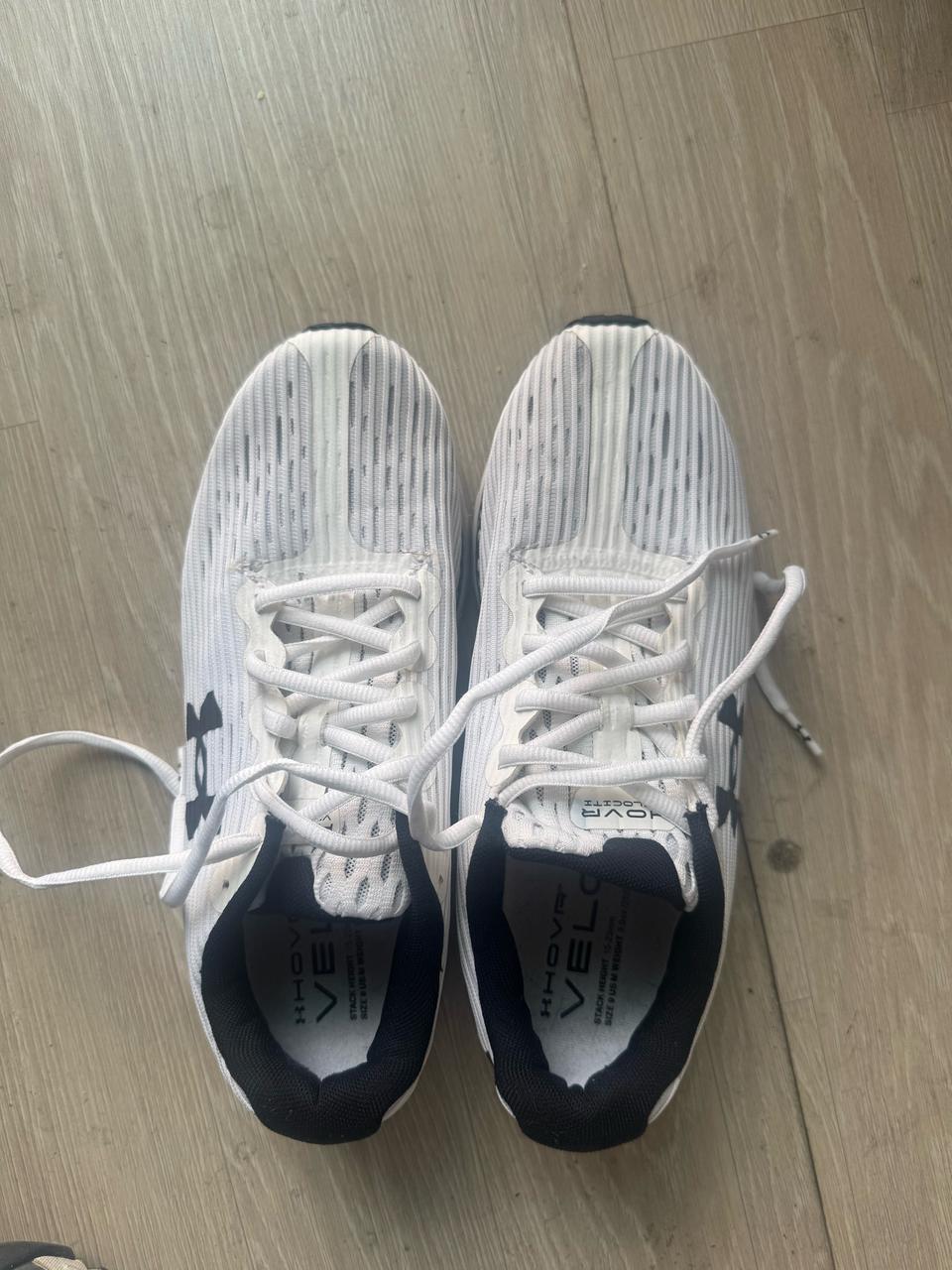 언더아머 러닝화