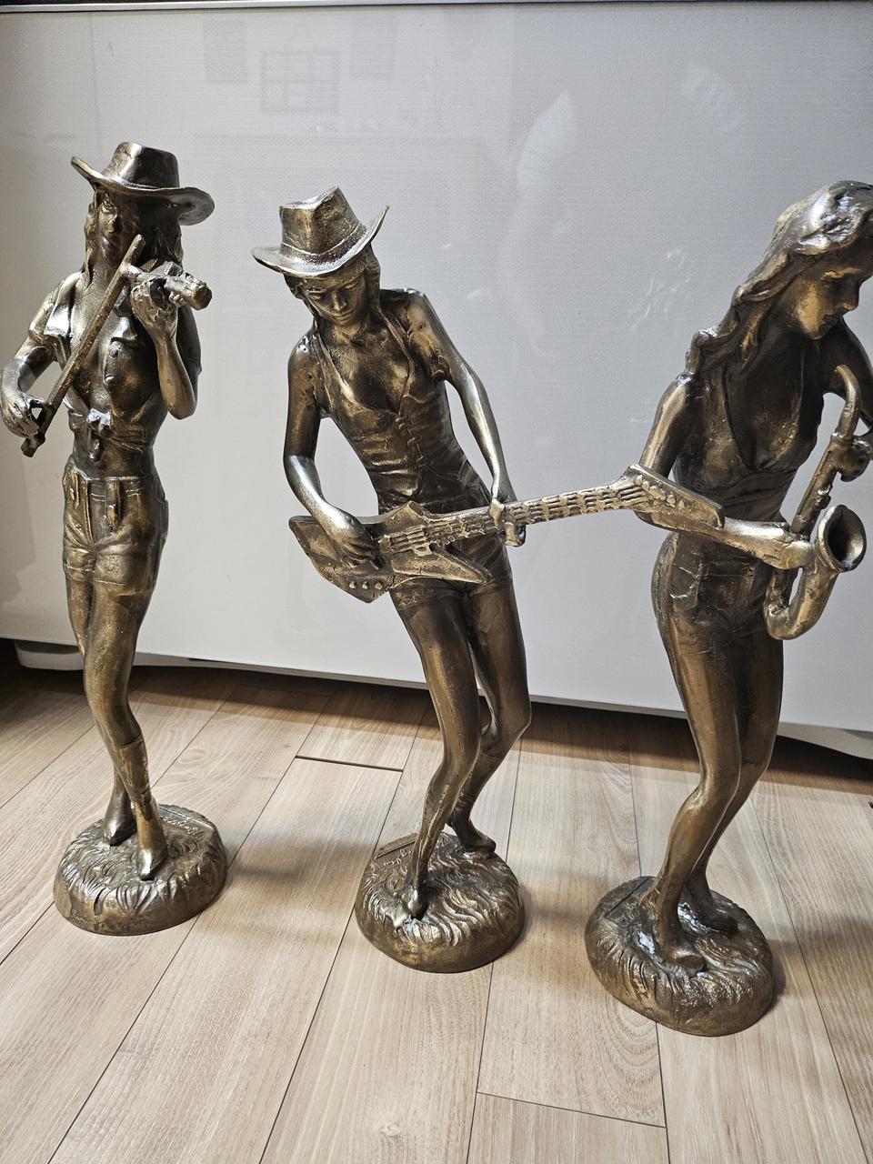 동브론즈 여성 보컬 3인조