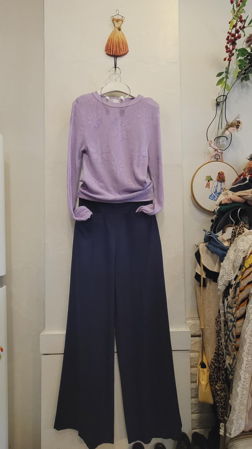 자라 라벤더 자수스판 니트티. 산드로  레이온 슬랙스