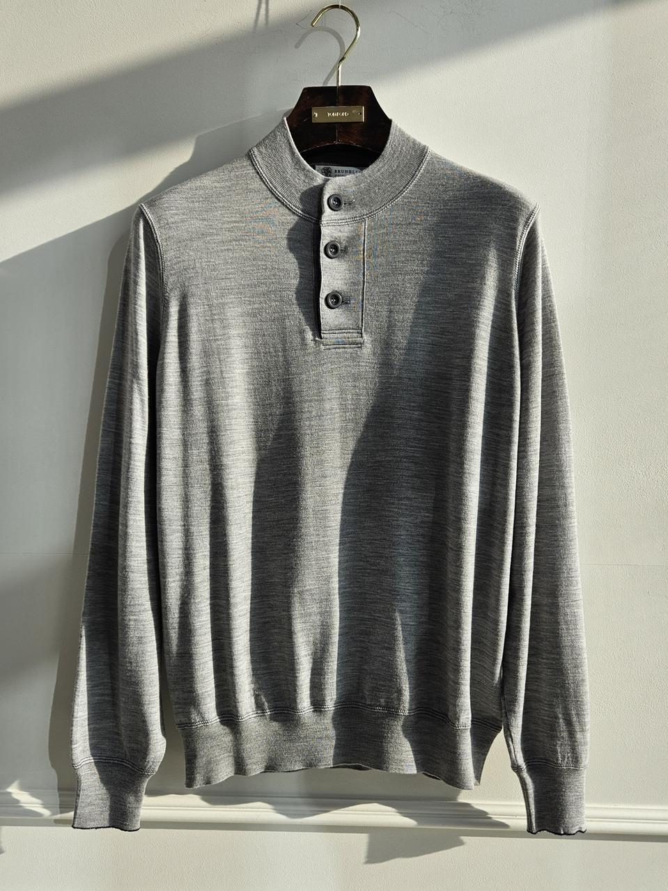 브루넬로 쿠치넬리 하프버튼 반폴라 넥 스웨터