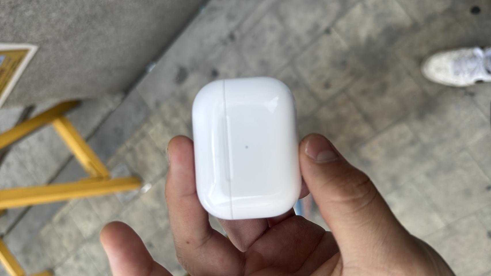 에어팟프로2 본체 c타입 상태 좋아요 기스하나없습니다.