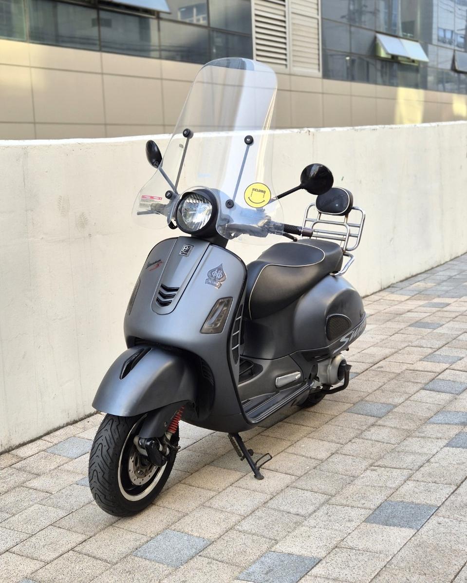 2016년식 베스파 GTS300 ABS,ASR 모델 판매합니다.