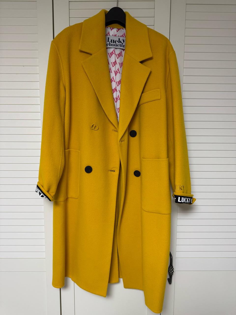 럭키슈에뜨 LYCA-W21400-01 코트