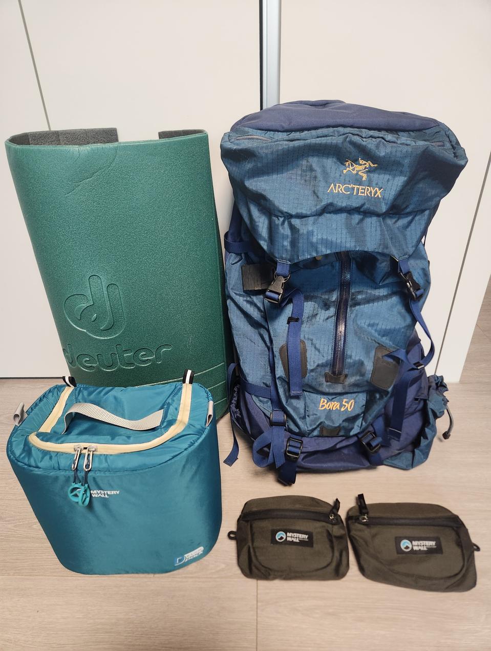 아크테릭스 Bora 50+미스톄리월 디팩&벨트색 2개+도이터 폼매트