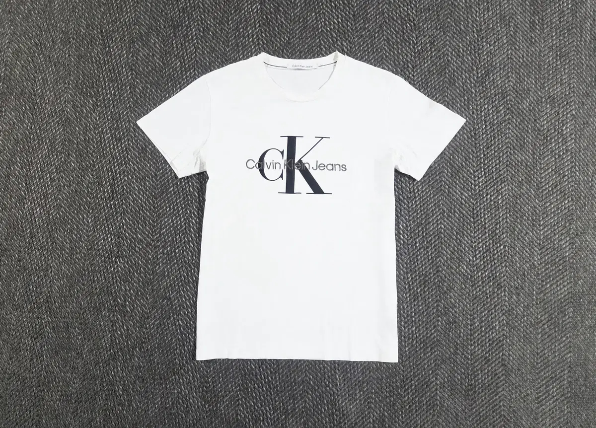 캘빈클라인 모노그램 반팔티