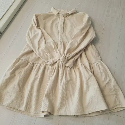 엘르 골덴 원피스 140