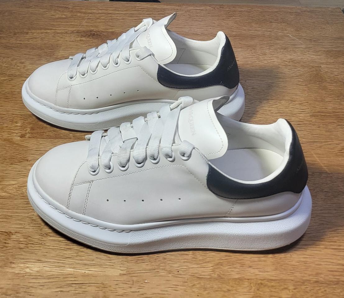 알렉산더 멕퀸 정품 오버솔 스니커즈 260ㅡ265. 상태우수