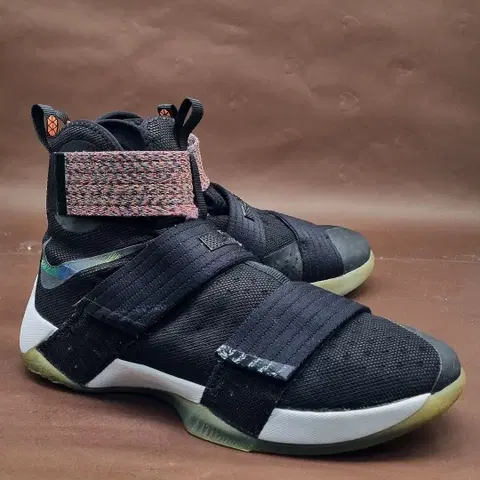 나이키 줌 르브론 솔저10 농구화 275,