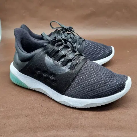 아식스 젤케눈 런닝화 245,