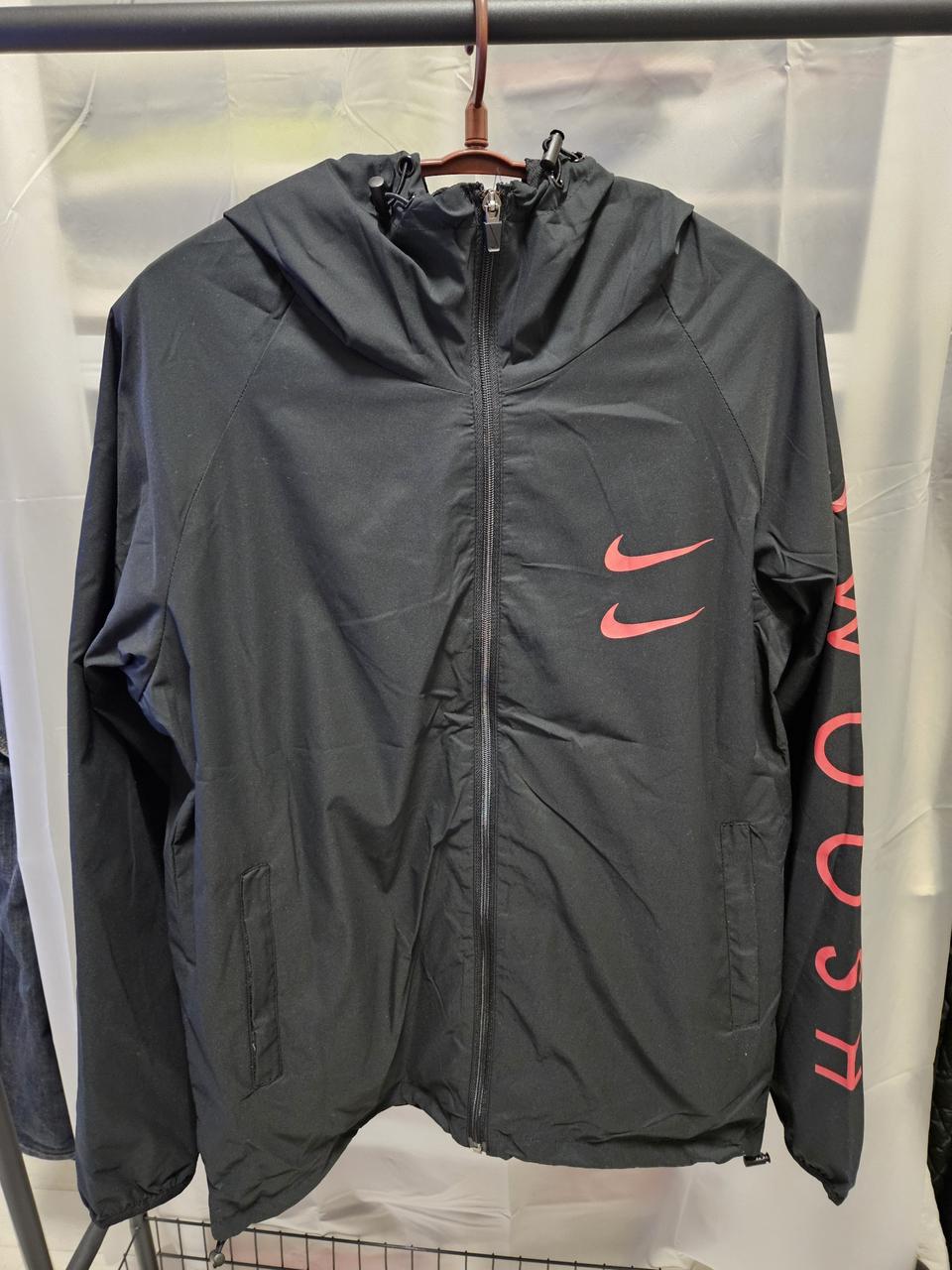 나이키 스우시 바람막이