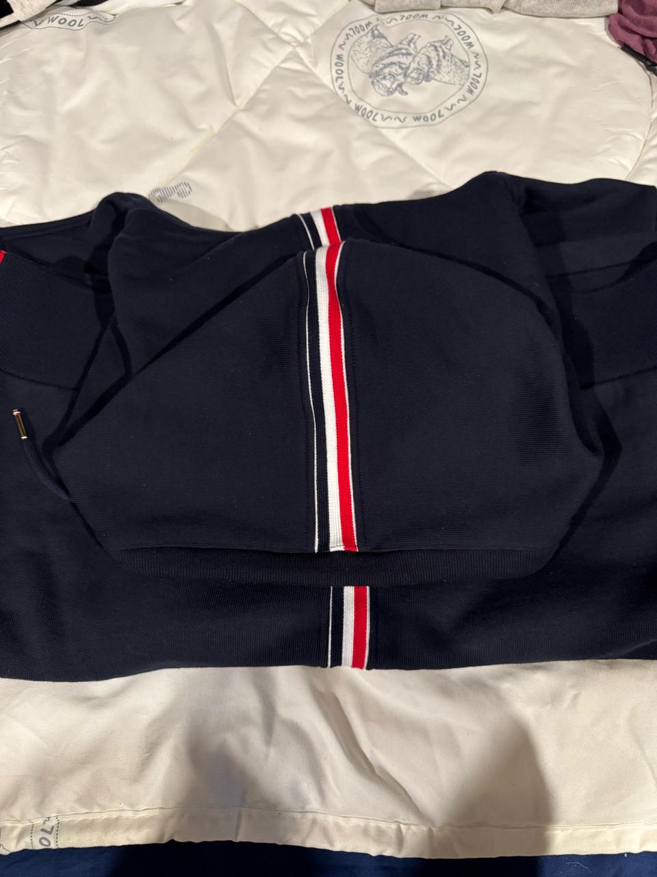 톰브라운 백삼선 후드티 팝니다