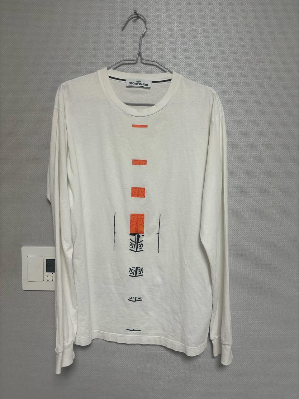 스톤아일랜드 그루넥 긴팔티셔츠