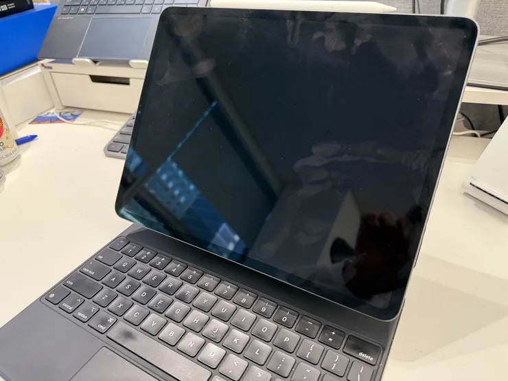 아이패드 프로 m1 12.9 wifi + 매직키보드