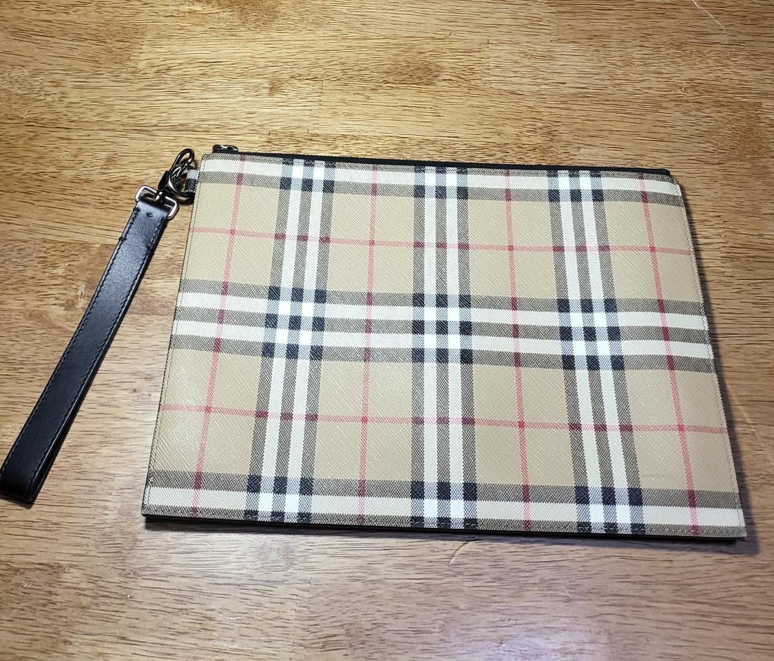 버버리 정품 체크 클러치백. 상태최상