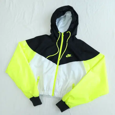 나이키 크롭바람막이