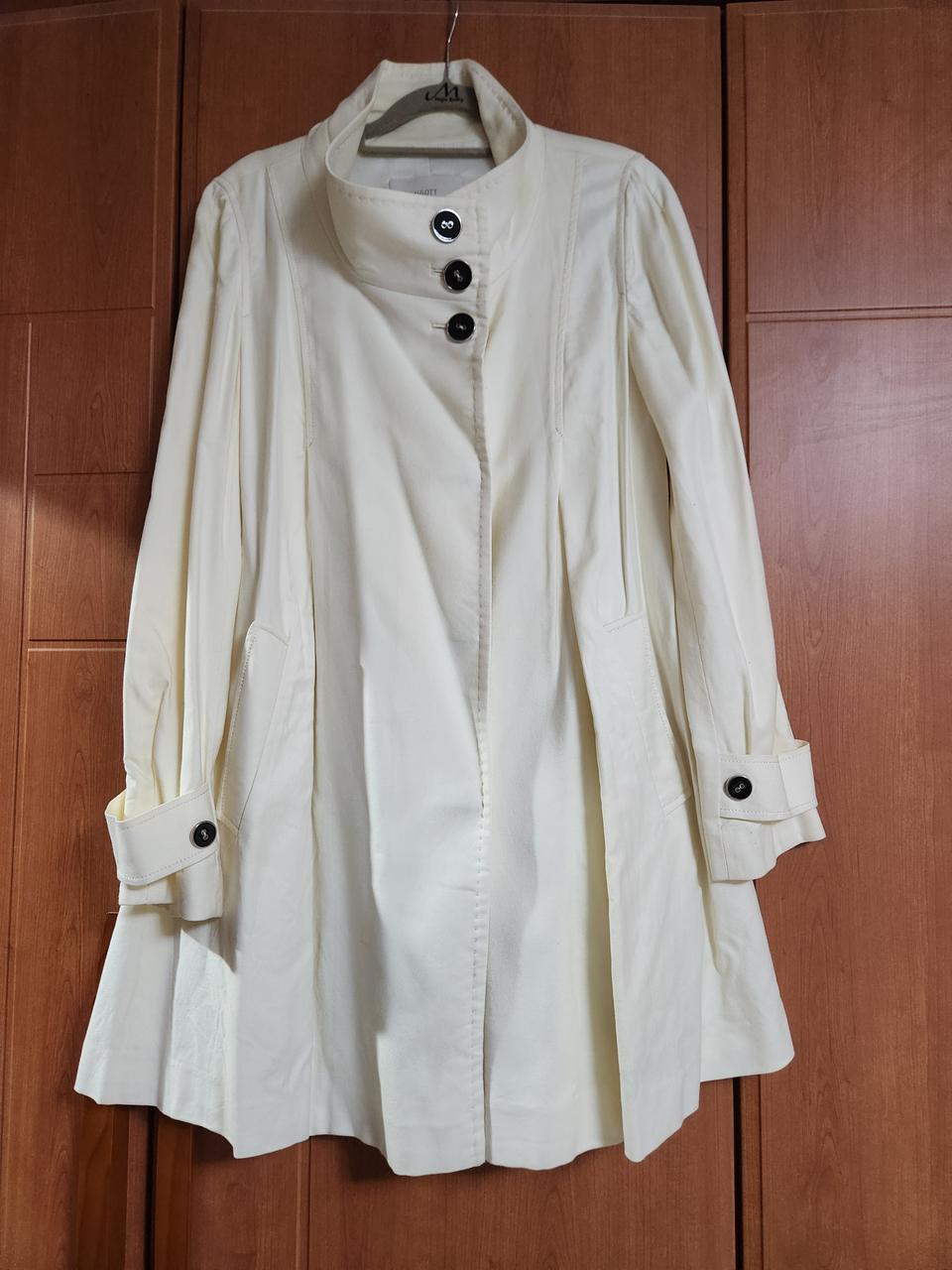 지고트 트랜치코트