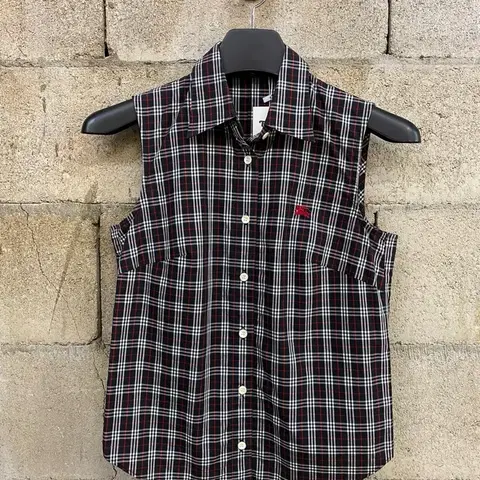 버버리 노바 체크 슬리브리스 셔츠