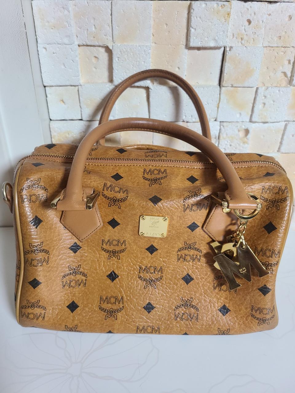 정품 mcm 토트백