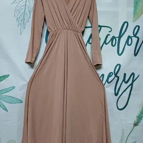 새상품/ 신축면 V넥 롱원피스 55 날씬언니