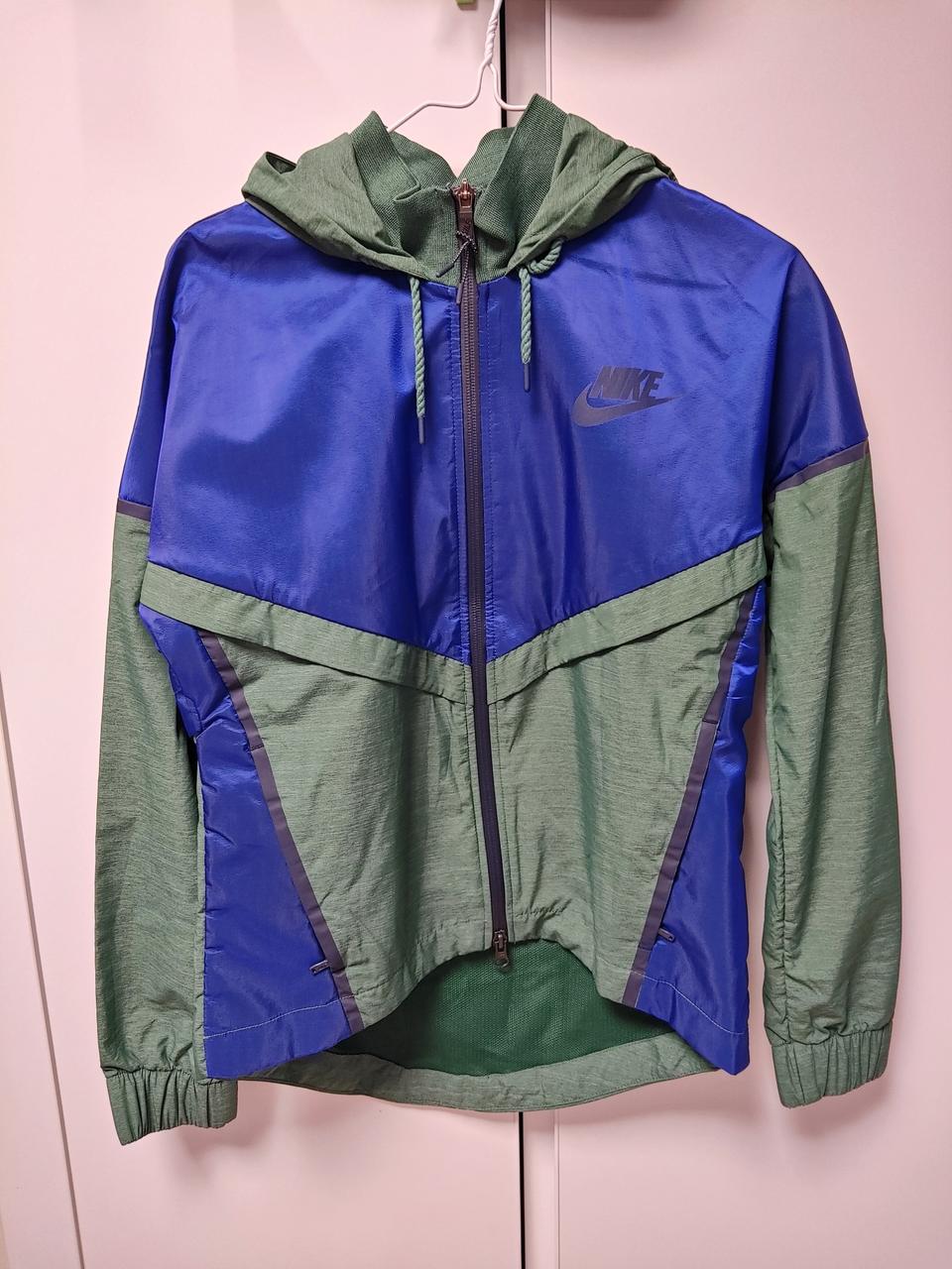 새상품 나이키 본디드 윈드러너 바람막이